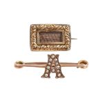 A gold mourning brooch, early 19th c, with chased border, 19mm l and a Victorian split pearl initial
