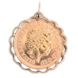 Gold coin. Sovereign 2000, mounted in a 9ct gold pendant, 10.4g Light wear