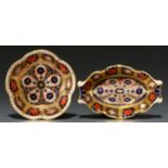 Two Royal Crown Derby Imari pattern pin trays, late 20th c, 11.5 and 13.5cm, printed mark Good