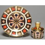 A Royal Crown Derby Old Imari vase of mallet shape, 1991, 10.5cm h and a Royal Crown Derby Imari