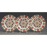 Three Royal Crown Derby Imari pattern plates, 1975, 21.5cm diam, printed mark Good condition and