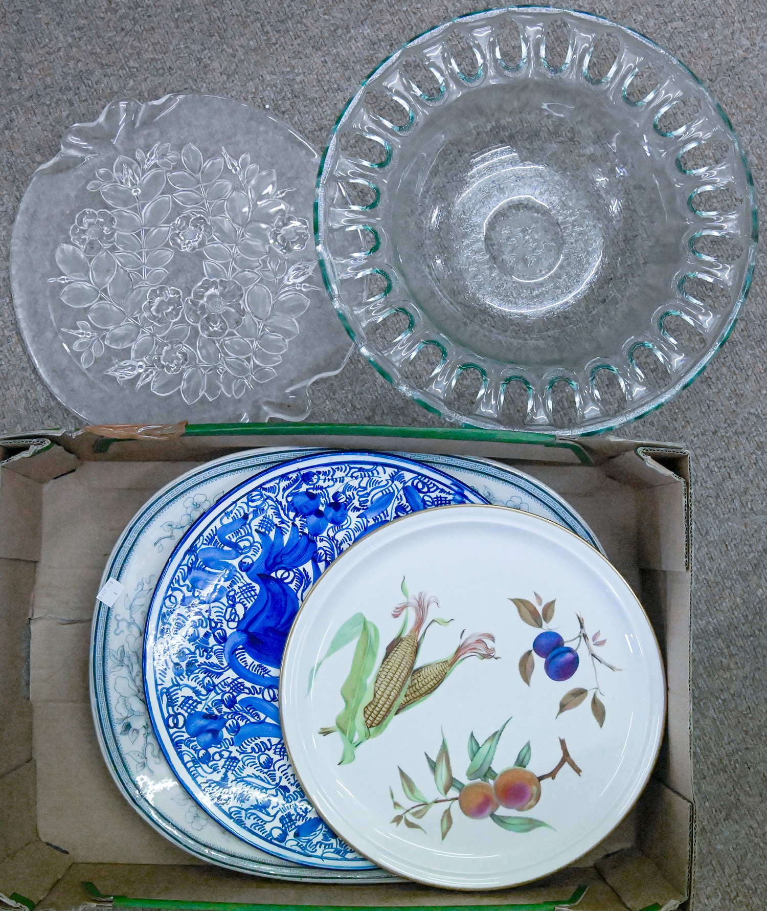 Miscellaneous glass and ceramics, including Victorian blue and white meat plate, Worcester Evesham