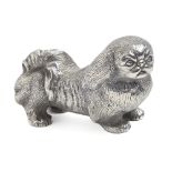An EPNS Pekinese dog table ornament, 20th c, 10.5cm l Good quality and condition