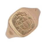 An 18ct gold signet ring, Birmingham 1914, 6.6g, size O Scratches from wear