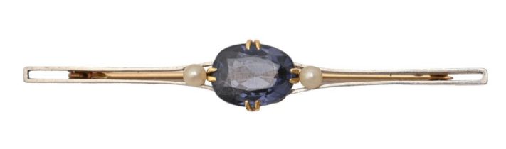 A sapphire and cultured pearl bar brooch, in gold, 62mm, 6.1g Good condition