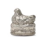 A Continental silver hen-on-a-nest novelty snuff box, c1900, the slightly domed lid the underside