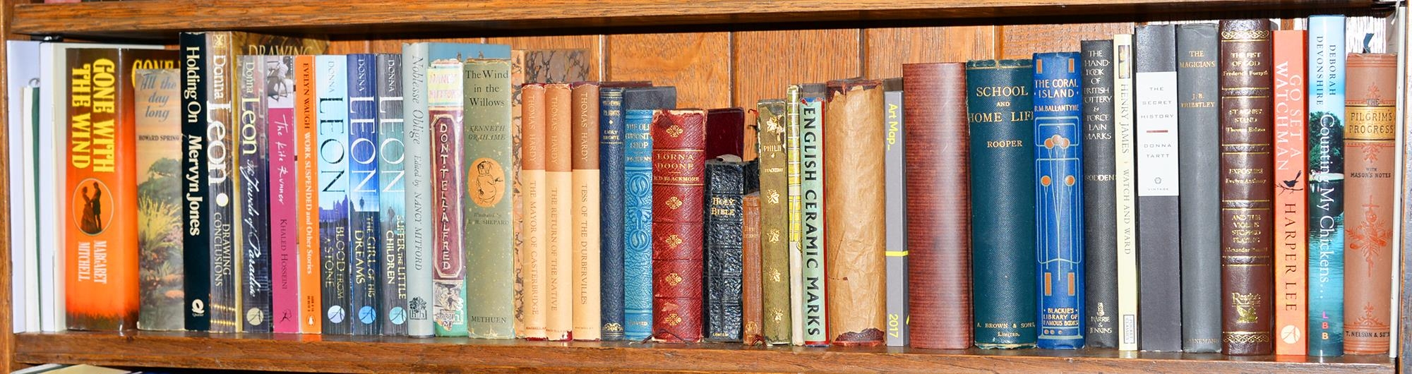 Books. Six shelves of general stock, including textiles and antique embroidery reference, Nancy - Image 3 of 7