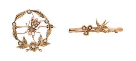 A split pearl and two colour gold fly brooch, early 20th c, 23mm and a similar swallow safety pin in