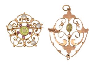 A peridot, ruby and mother of pearl openwork brooch, c1910, in gold, 25mm, marked 9ct and a