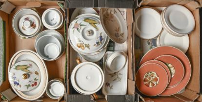 Miscellaneous ceramics, including a quantity of Worcester Evesham dinner ware