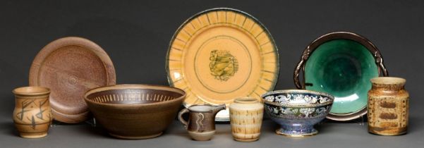 Miscellaneous British studio ceramics and a New Hall Boumier ware footed bowl, various sizes (9)