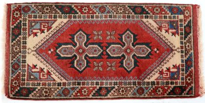 Turkish Dosemealti rug and Persian Karaja mat, 130 x 74cm and 140 x 49cm (2)