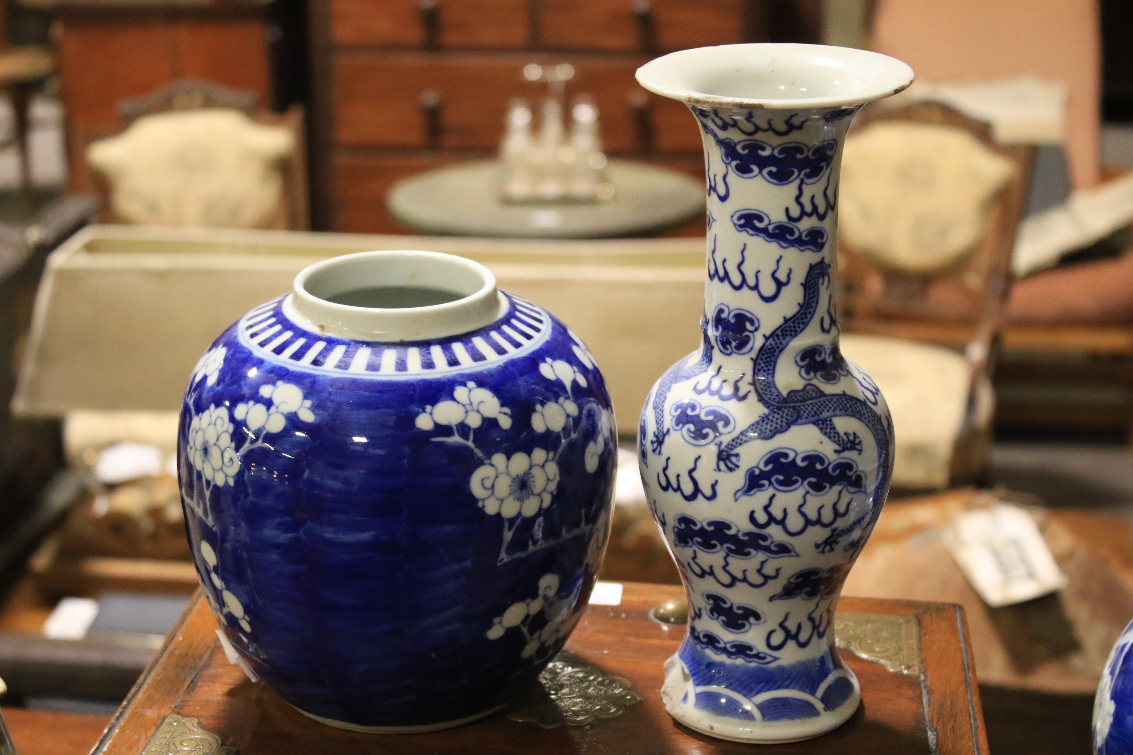 A Chinese porcelain blue and white dragon vase and a ginger jar. - Image 6 of 17