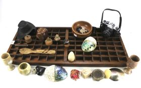 A collection of assorted treen and soapstone collectables.