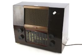 A vintage Murphy radio.