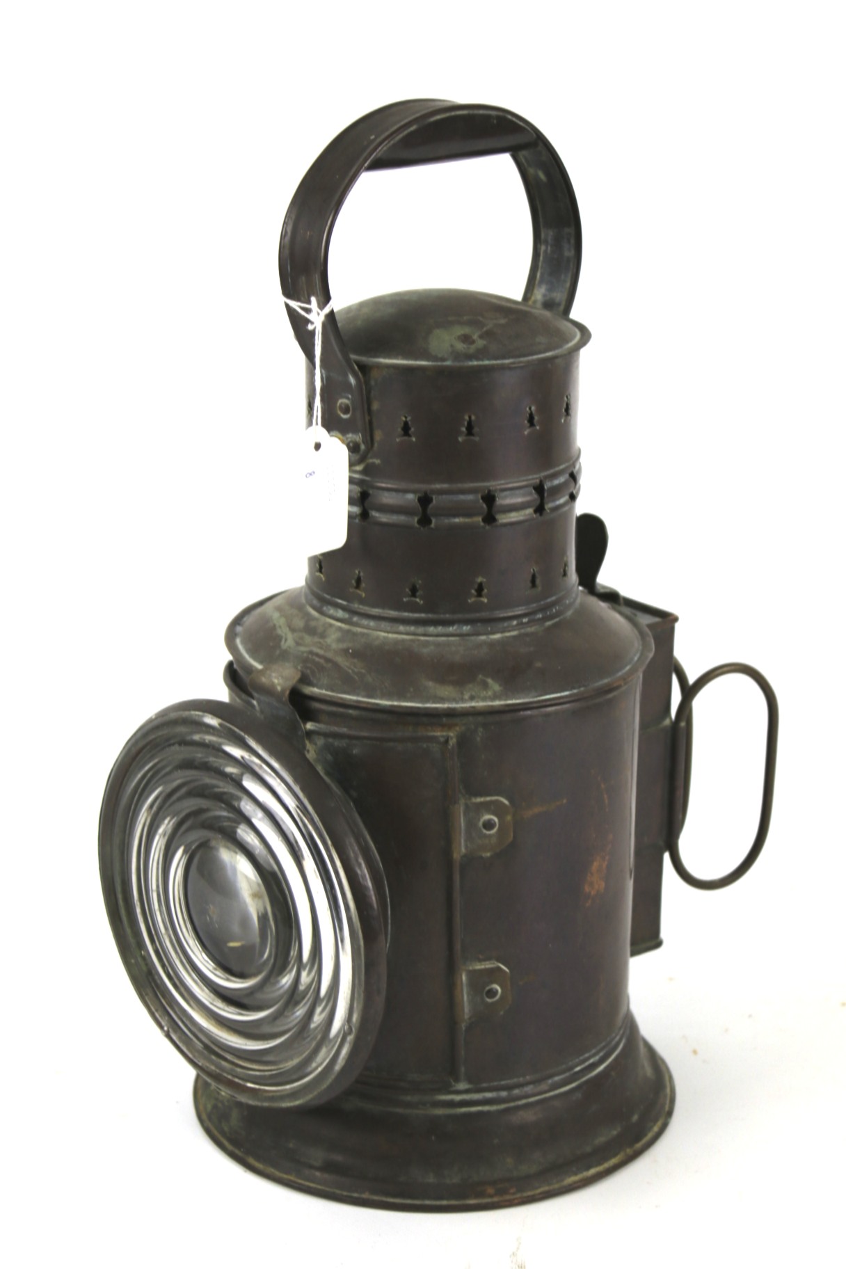 A copper railway signal lamp. Handle to the top, no burner, 39.