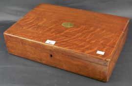 An antique oak storage box with brass inlay L47 x D32 x H11cm
