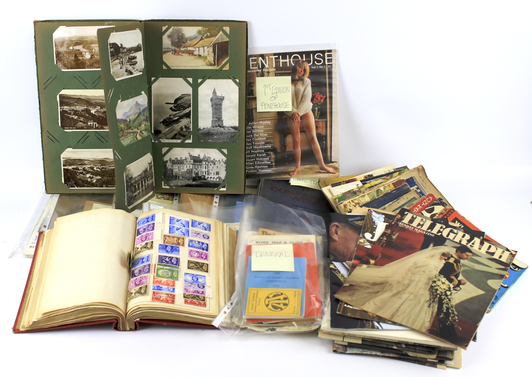 A quantity of assorted vintage ephemera.