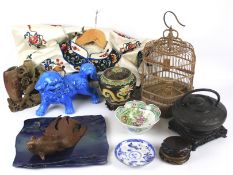 A quantity of assorted Chinese and Japanese items.