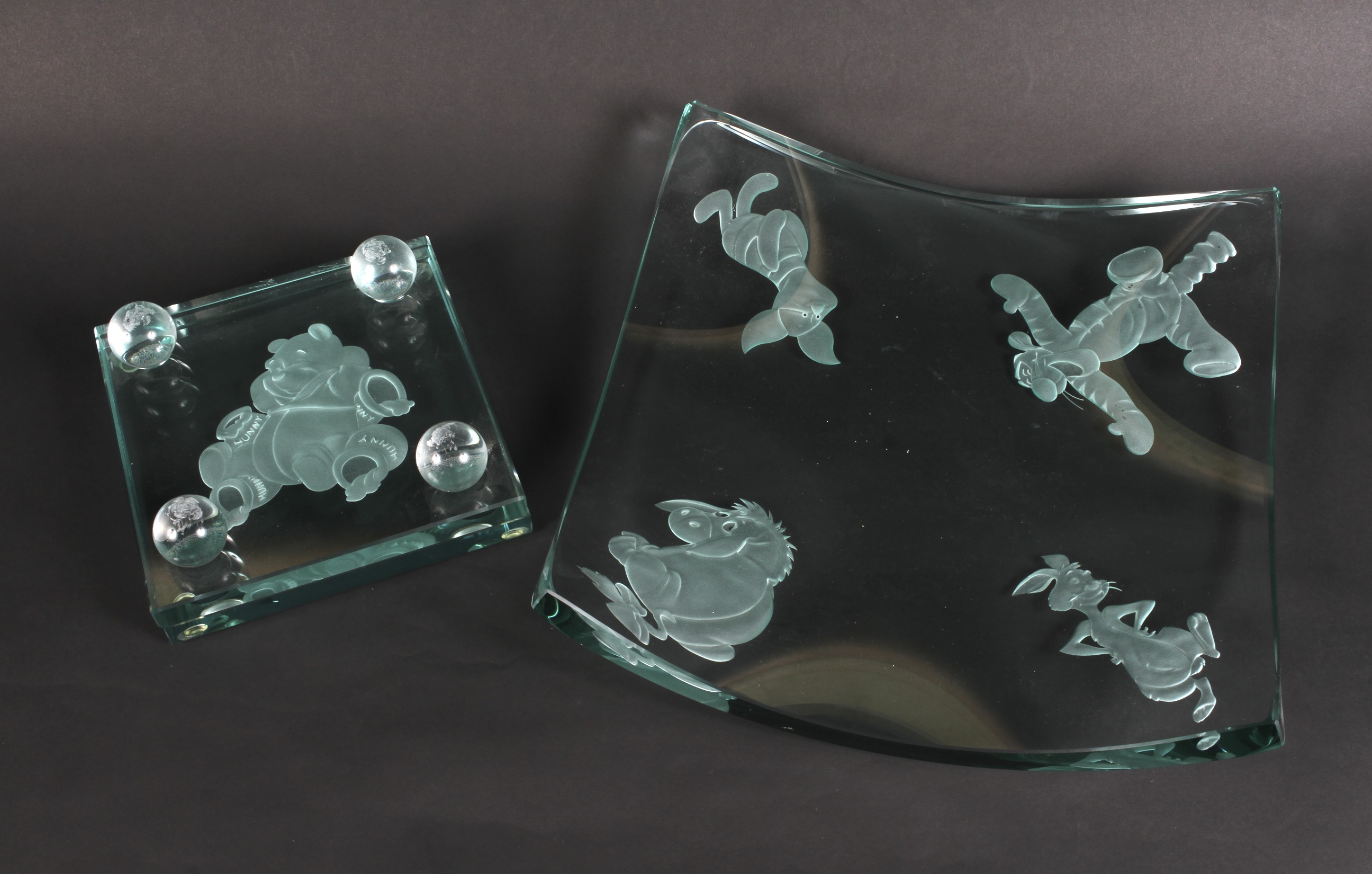 A large Disney Winnie the Pooh limited edition etched glass dish, no 8/100. - Image 3 of 3