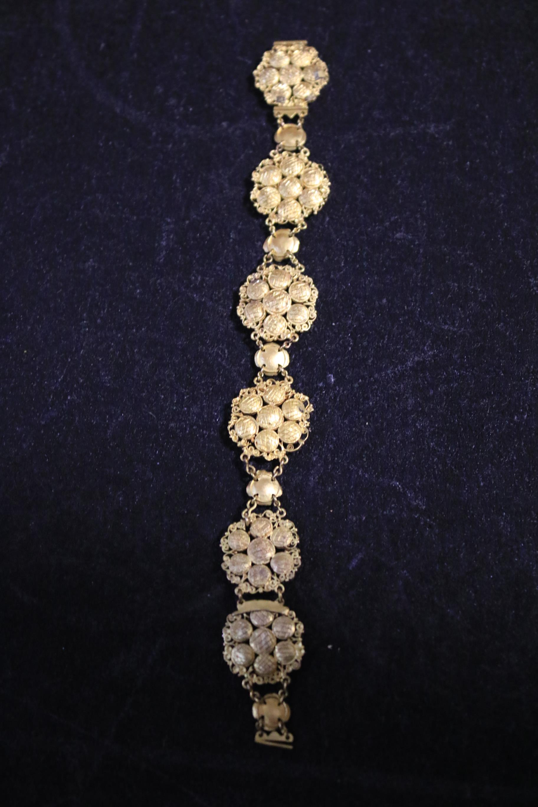 A late 19th/early 20th century gold and turquoise cluster parure in early Victorian style. - Image 3 of 9