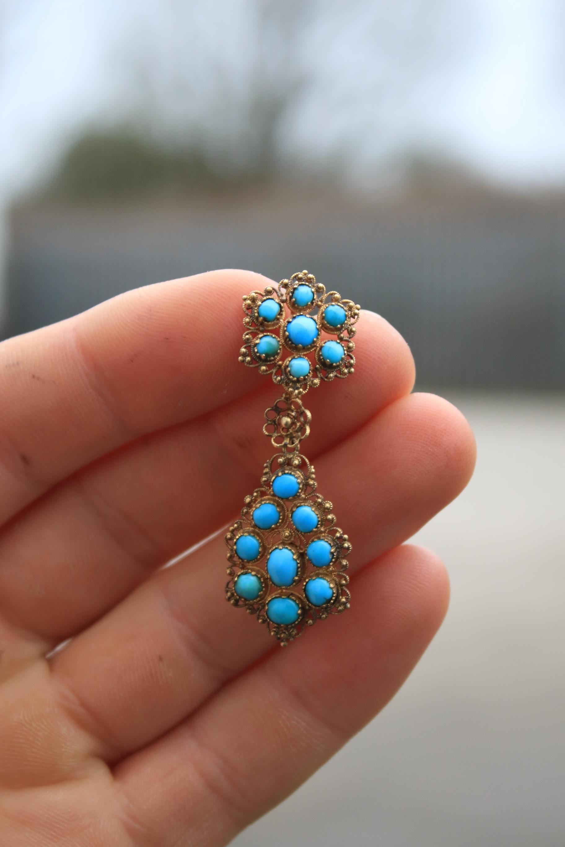 A late 19th/early 20th century gold and turquoise cluster parure in early Victorian style. - Image 6 of 9