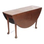 A Georgian mahogany drop-leaf dining tab