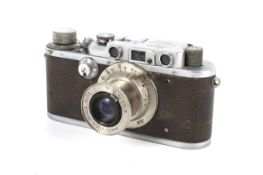 A Leica IIIa 35mm rangefinder camera. 1939, chrome, s/n 332307. With a Leitz 50mm 1:3.5 Elmar lens.