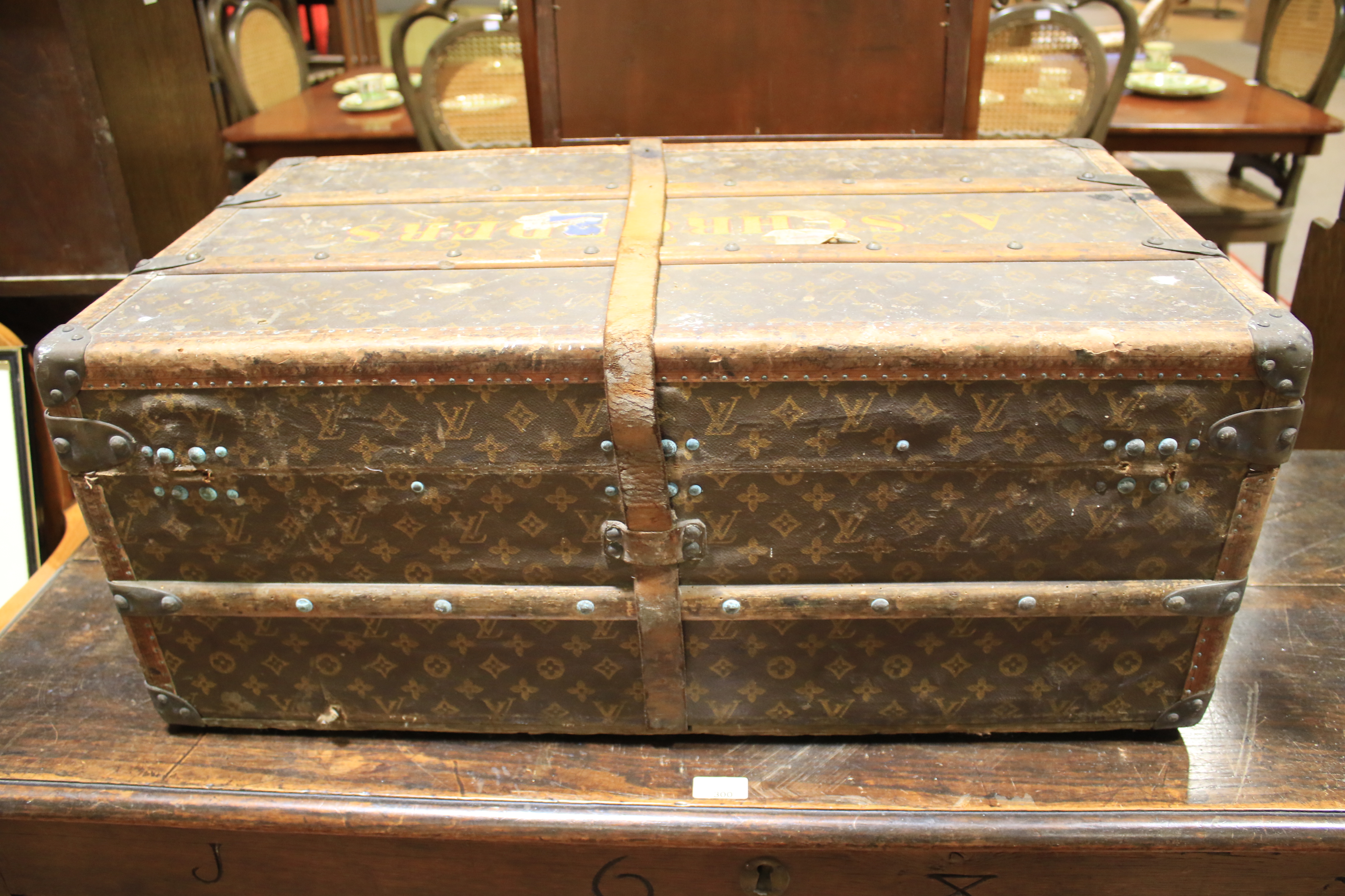An early 20th century Louis Vuitton travelling trunk. - Image 11 of 26