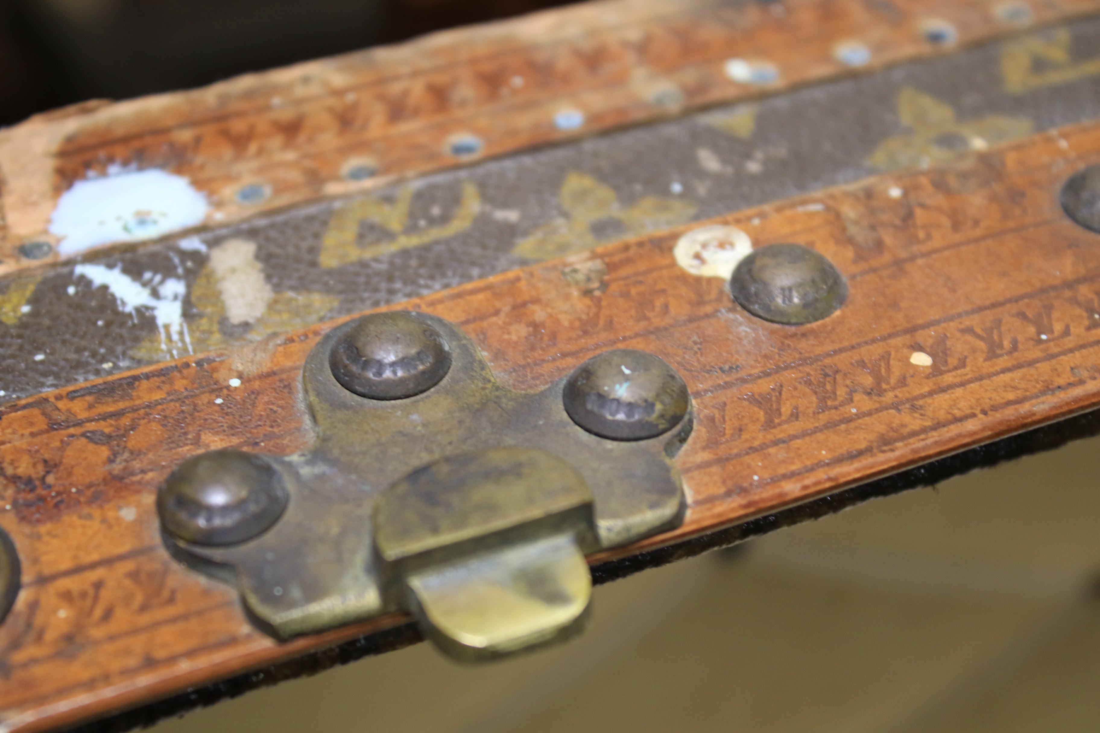 An early 20th century Louis Vuitton travelling trunk. - Image 24 of 26