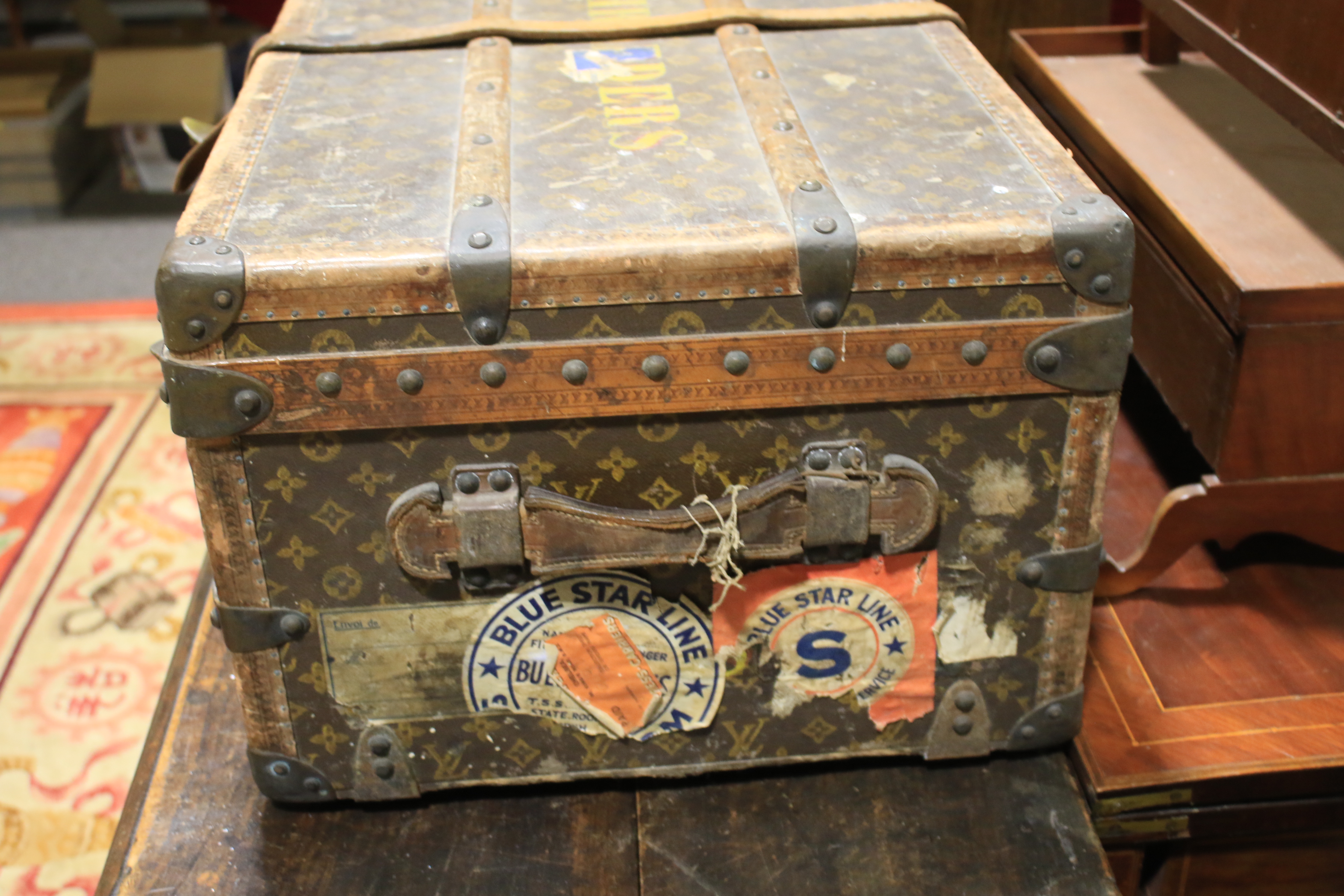 An early 20th century Louis Vuitton travelling trunk. - Image 8 of 26