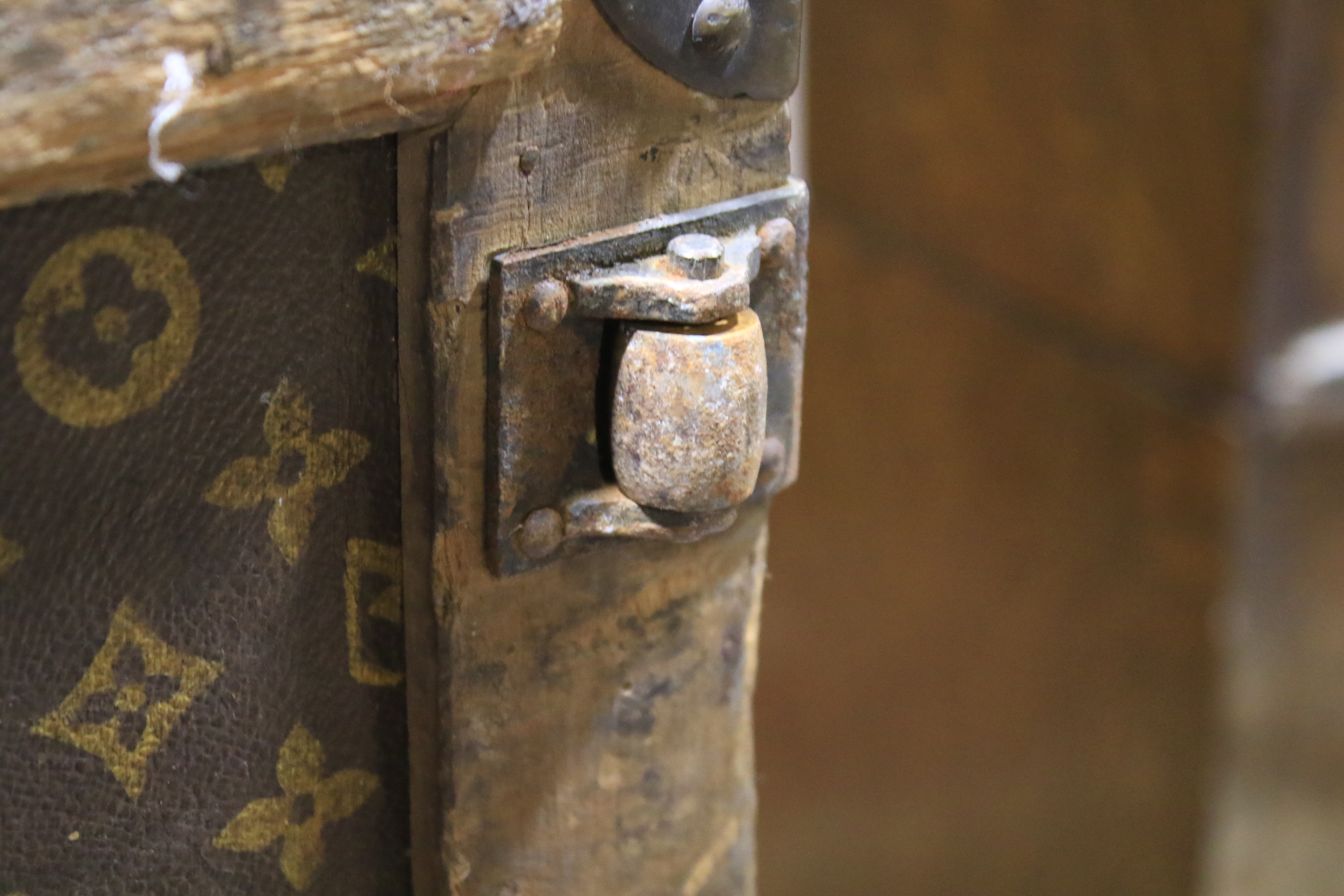 An early 20th century Louis Vuitton travelling trunk. - Image 16 of 26