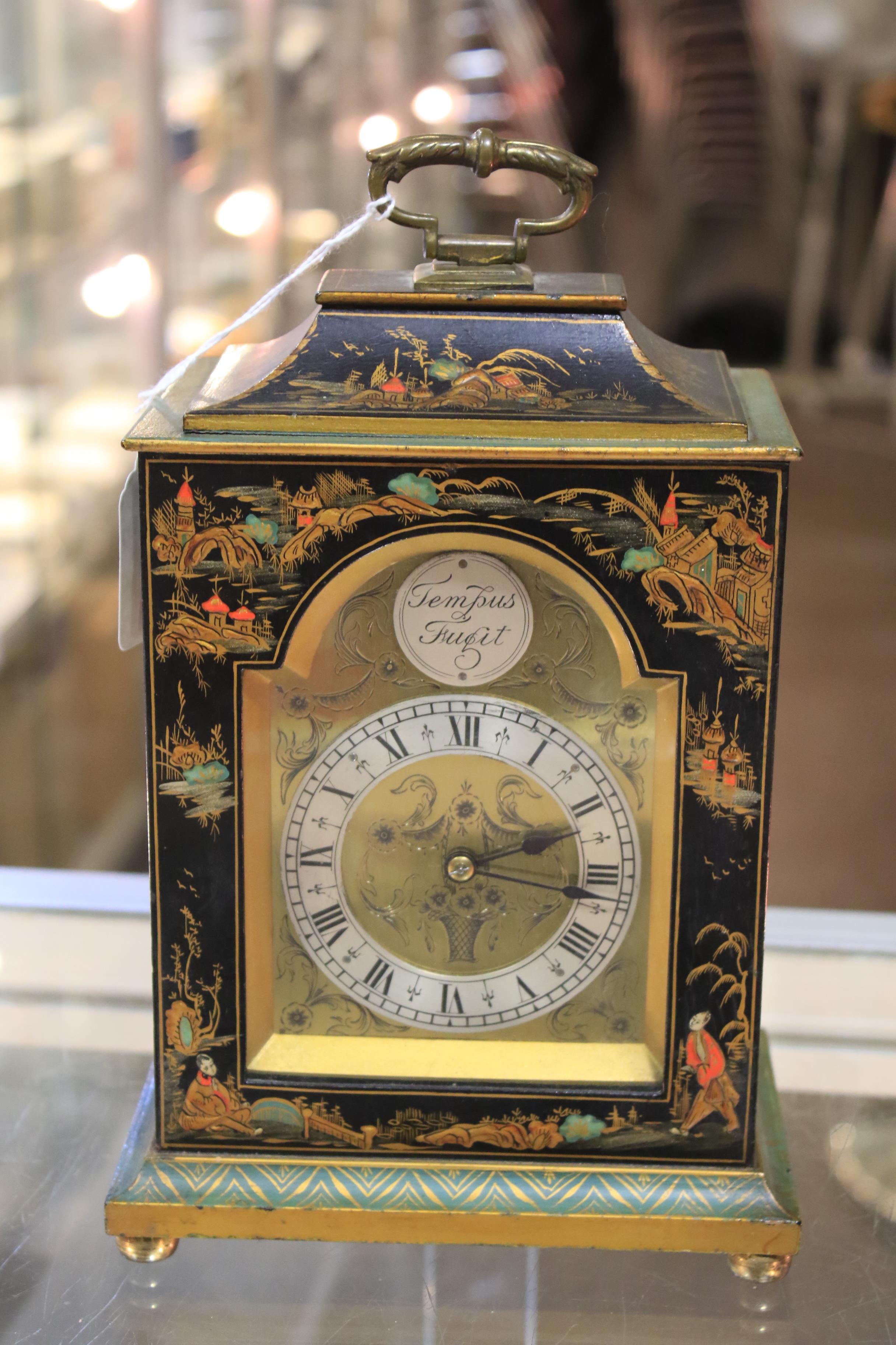 An early 20th century chinoiserie mantel clock. - Image 3 of 10