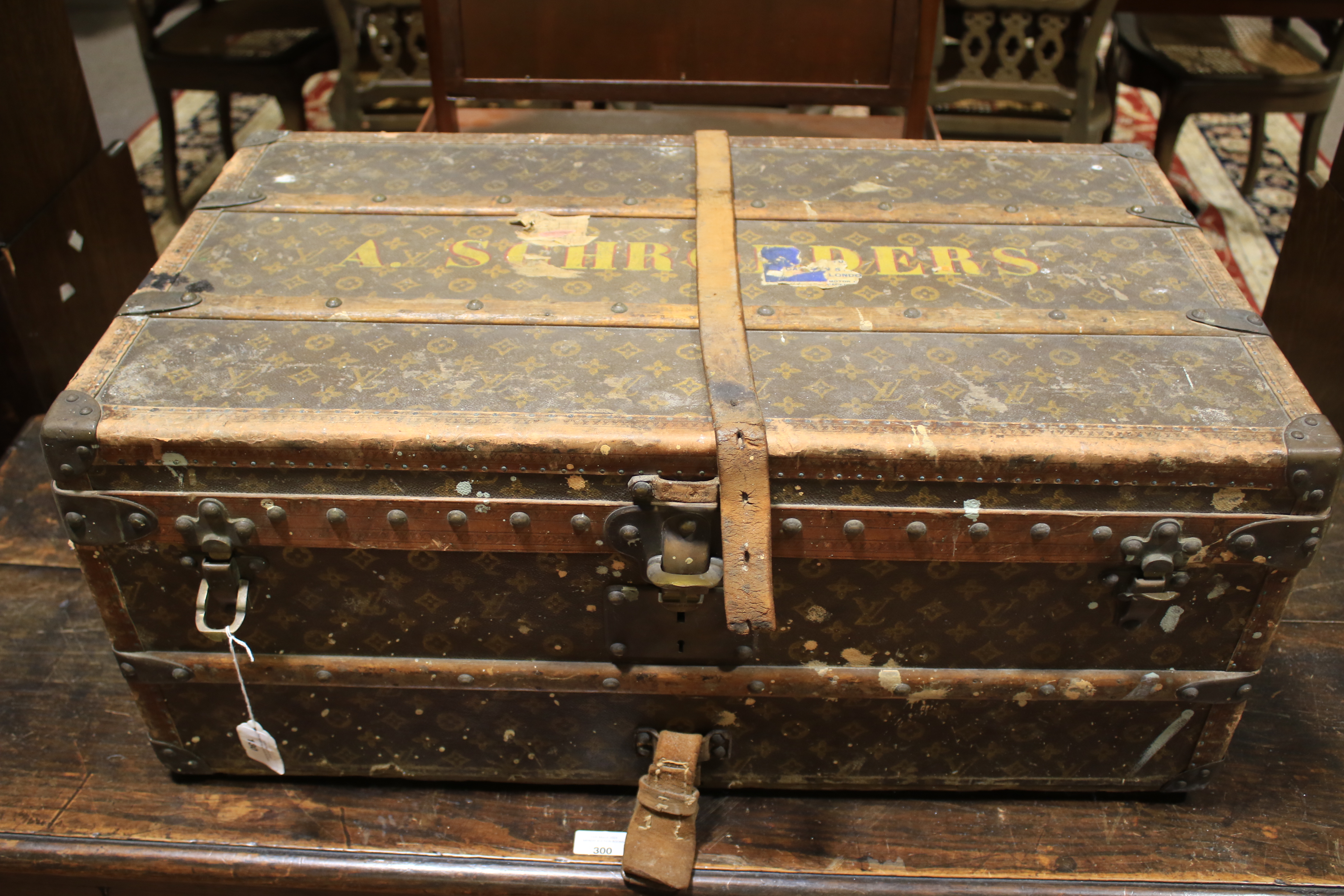 An early 20th century Louis Vuitton travelling trunk. - Image 7 of 26