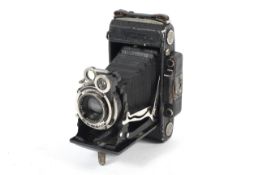 A Zeiss Ikon Super Ikonta 530/2 6x9 medium format rangefinder camera.