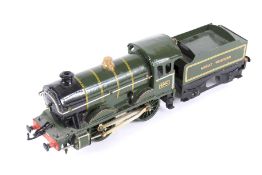 A Hornby O gauge clockwork tinplate locomotive and tender. 0-4-0, GWR livery, no.