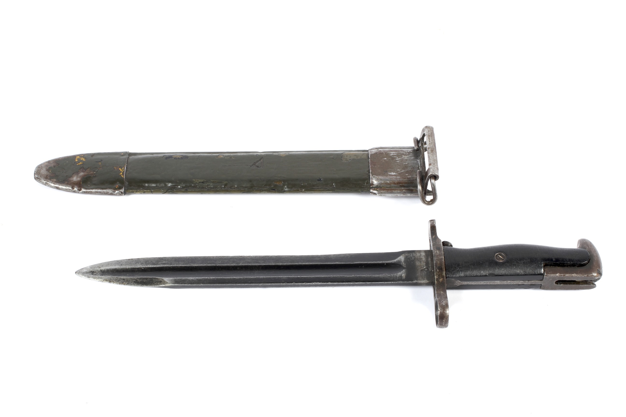 USA Army WWII issue bayonet. With scabba