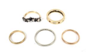 Assorted rings.