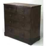An Edwardian mahogany chest of drawers.