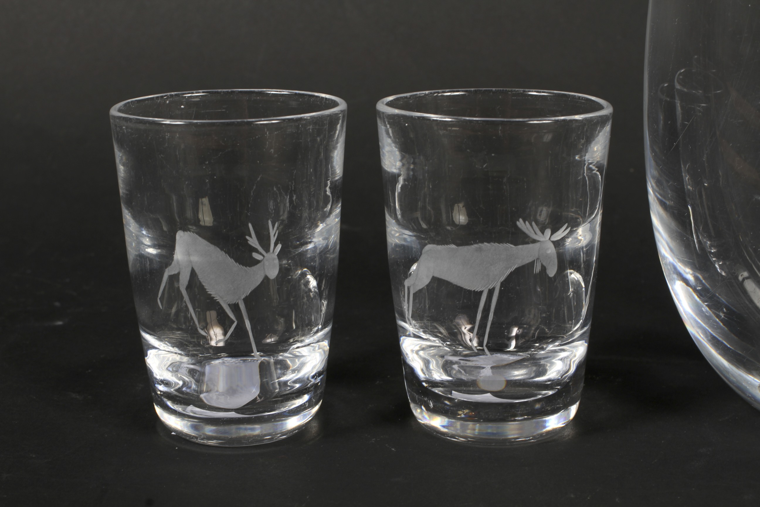 A mid-century Magnor (Norwegian) engraved glass vase and a set of four Kosta (Swedish) engraved - Image 3 of 4