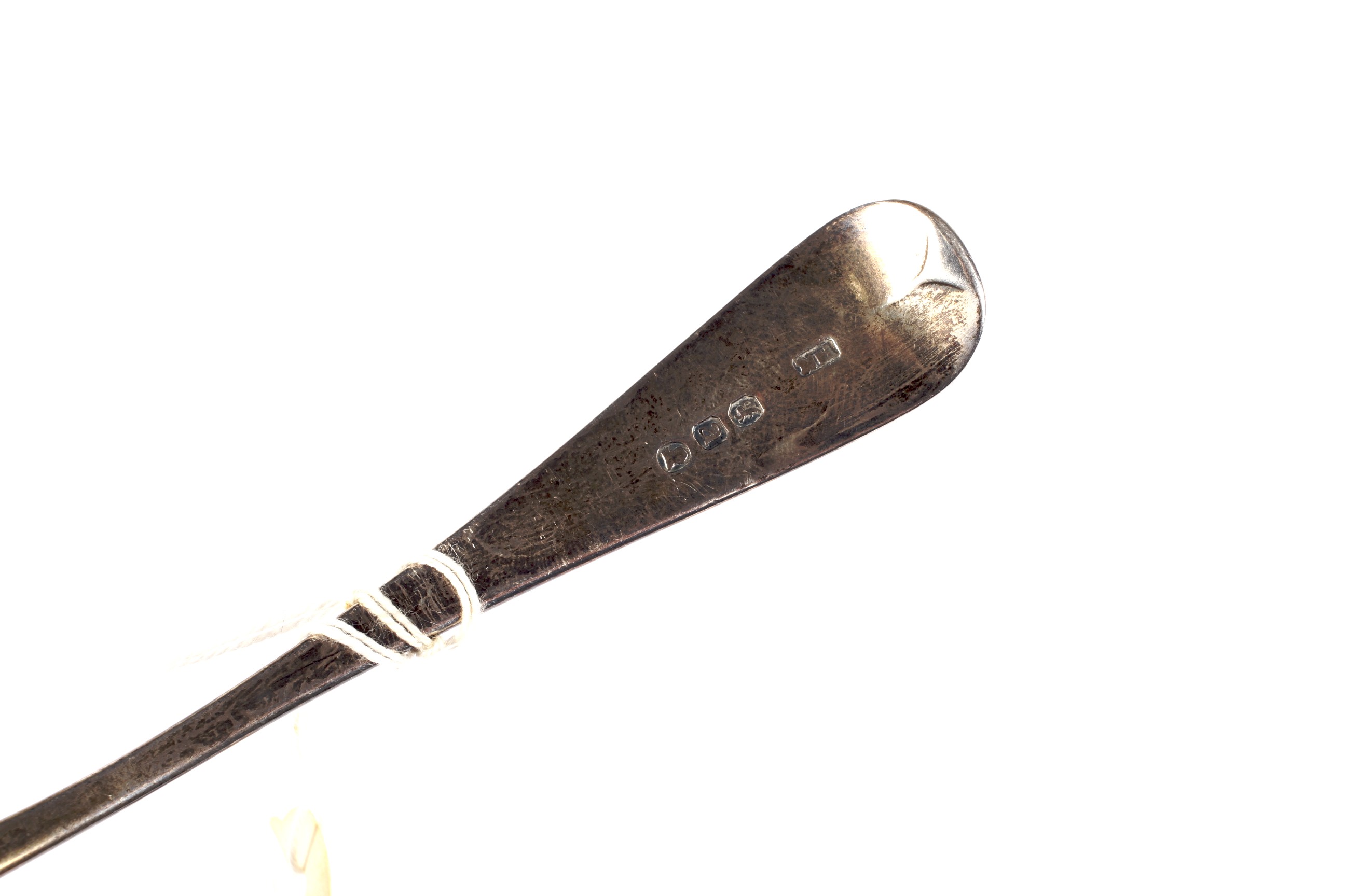 A Georgian silver sauce ladle. Maker Henry Nulting, London 1816, 49.2 grams. - Image 2 of 2