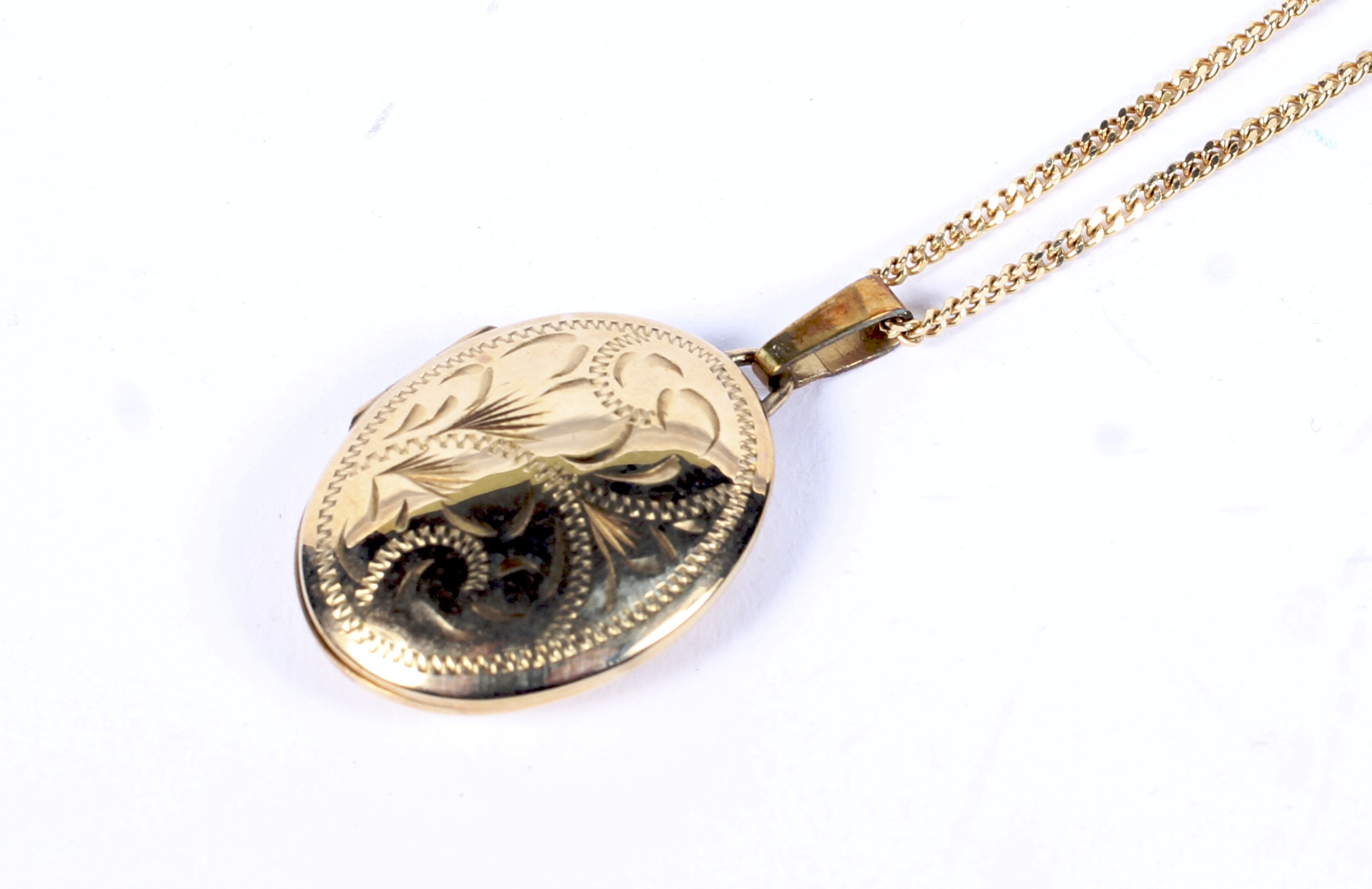 A 9ct gold locket and chain, 4.8 grams. - Image 2 of 2
