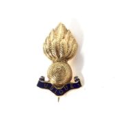 Royal Artillery regimental interest, a 9ct gold and enamel brooch.