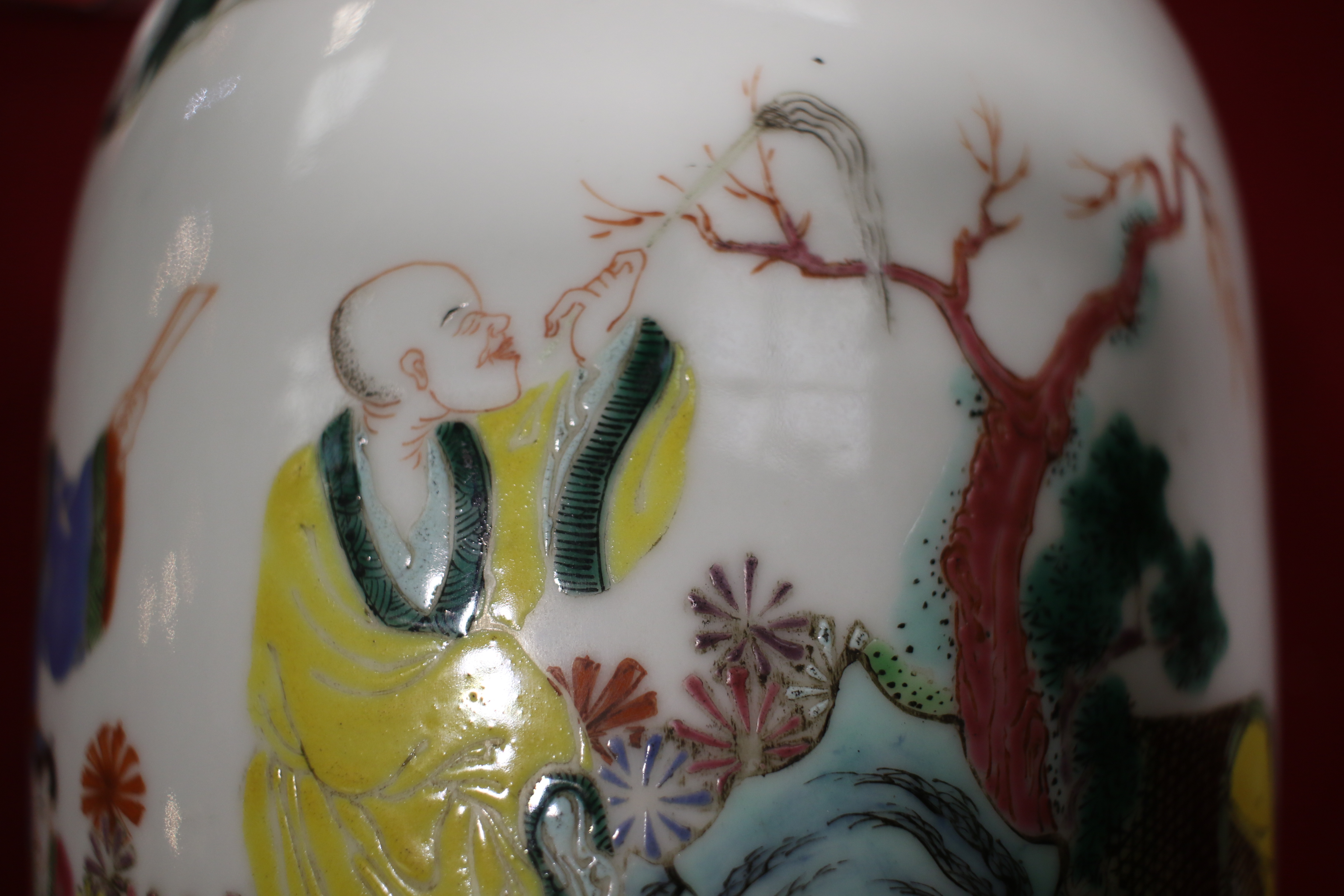 A Chinese tapering oviform Qing Dynasty vase. - Image 13 of 13