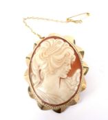 A vintage 9ct gold and shell cameo brooch.