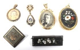 A small collection of Victorian and later jewellery including a 9ct gold round double sided locket