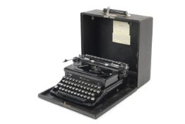 A 1951 Evert Italian vintage cased typewriter.