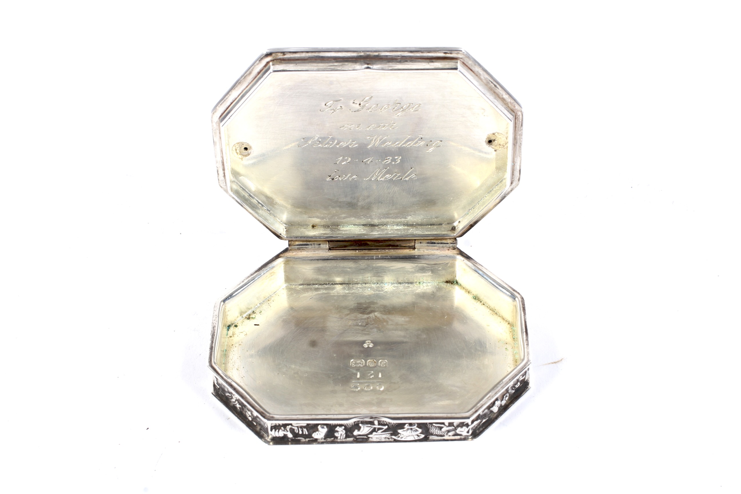 A modern silver limited edition octagonal snuff box after the antique. - Image 3 of 3