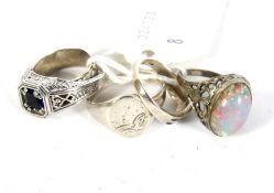 Five silver and white metal rings. Some set with stones and featuring engraved details, 18.