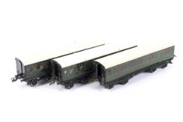 Three Hornby O gauge tinplate No 2 corridor coaches.